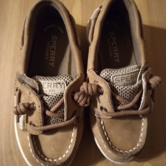 Shoreside JR Sperry Shoes - Picture 3 of 6